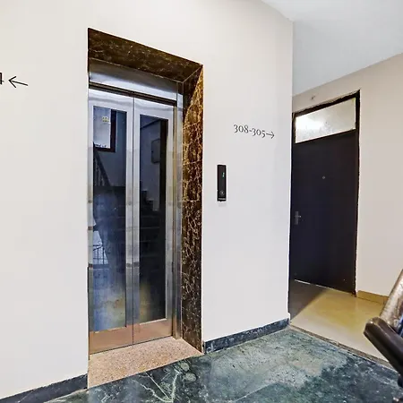 Hotel Super Collection O Agniv Residency Near Saket Metro